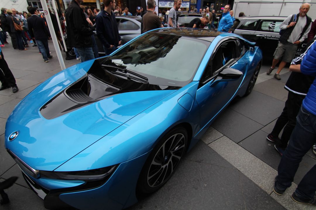 ne1-motor-show-2016-bmw-i8