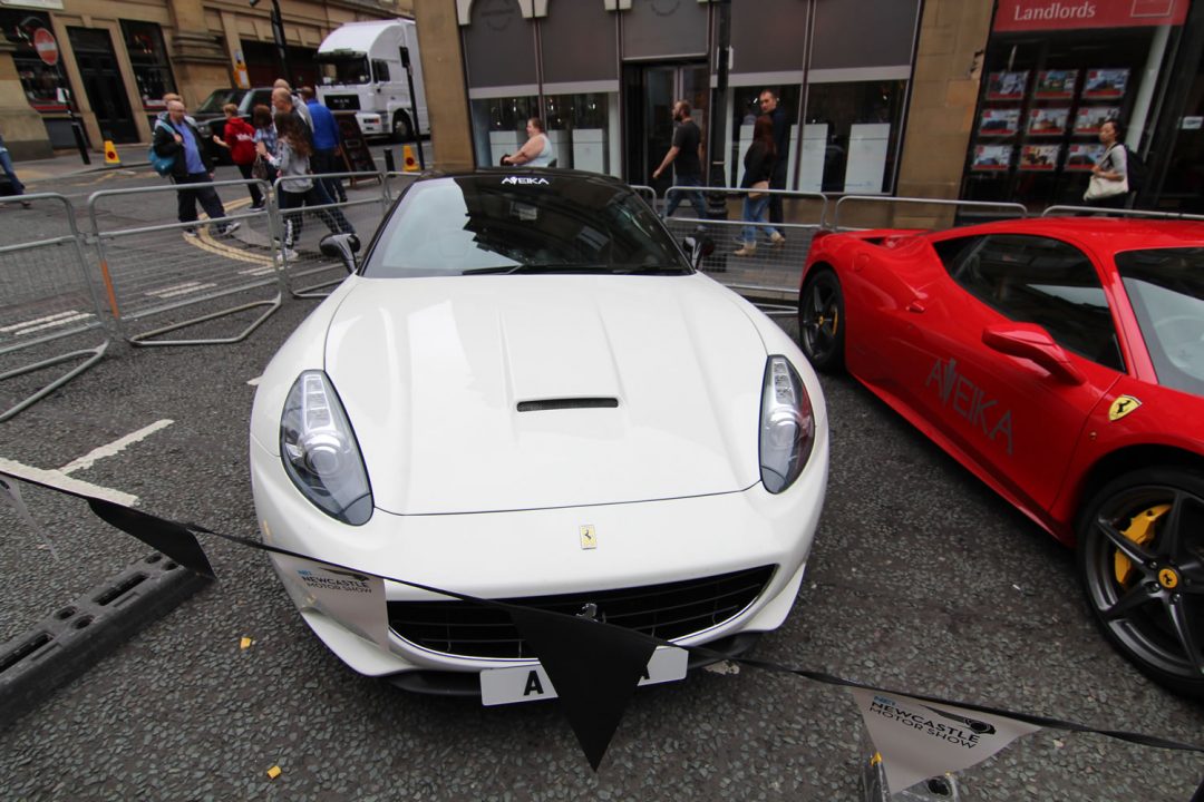 ne1-motor-show-2016-white-ferrari