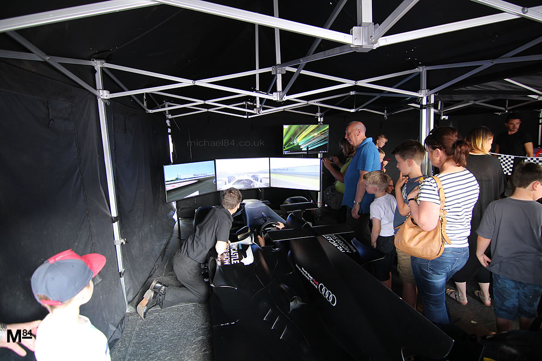 ne1-motor-show-f1-simulator