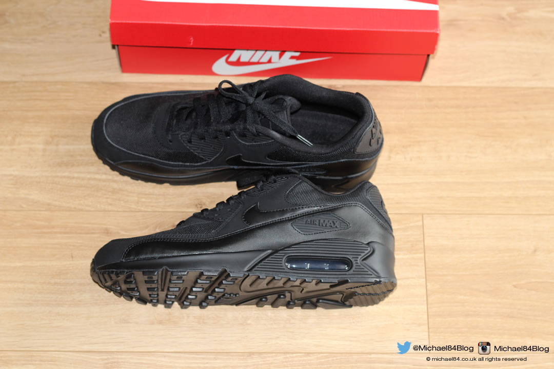 Nike Air Max 90 Trainers