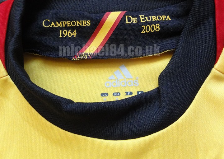 spain2012-gkshirt-collar1