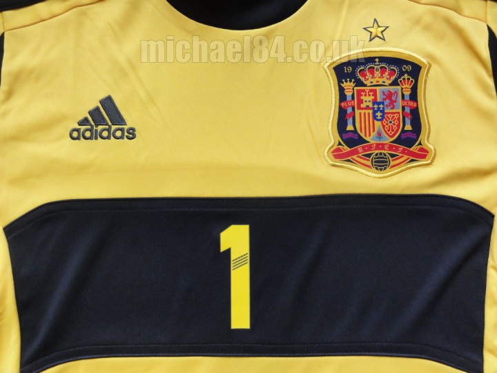 spain2012-gkshirt-frontcloseup